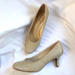 Life Stride Parigi Pumps, Light Gold Fabric, size 6 1/2 M